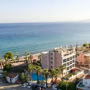 https://holiday-hotel.kusadasihotels.org